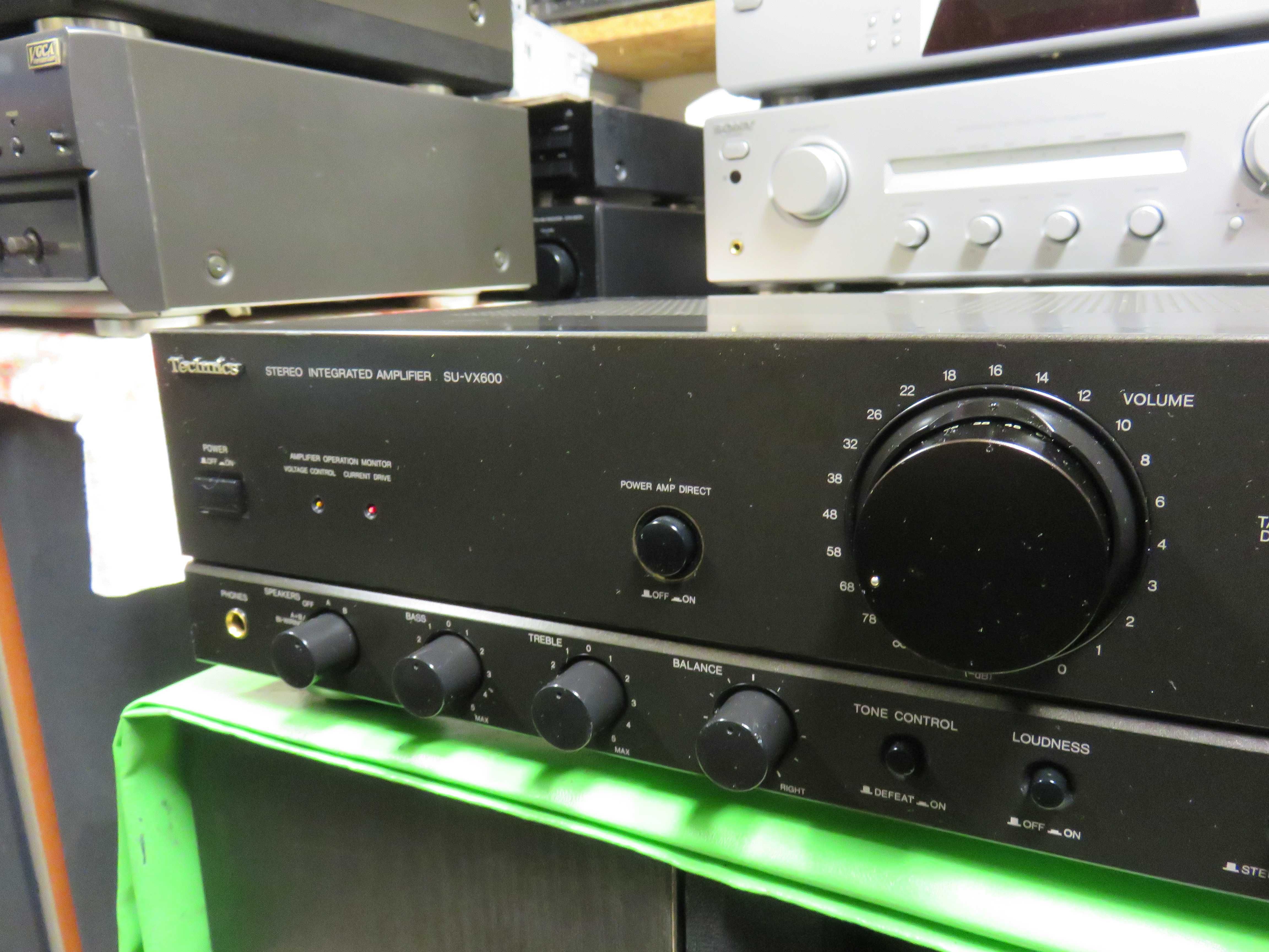 Wzmacniacz Technics SU-VX600 Solidny