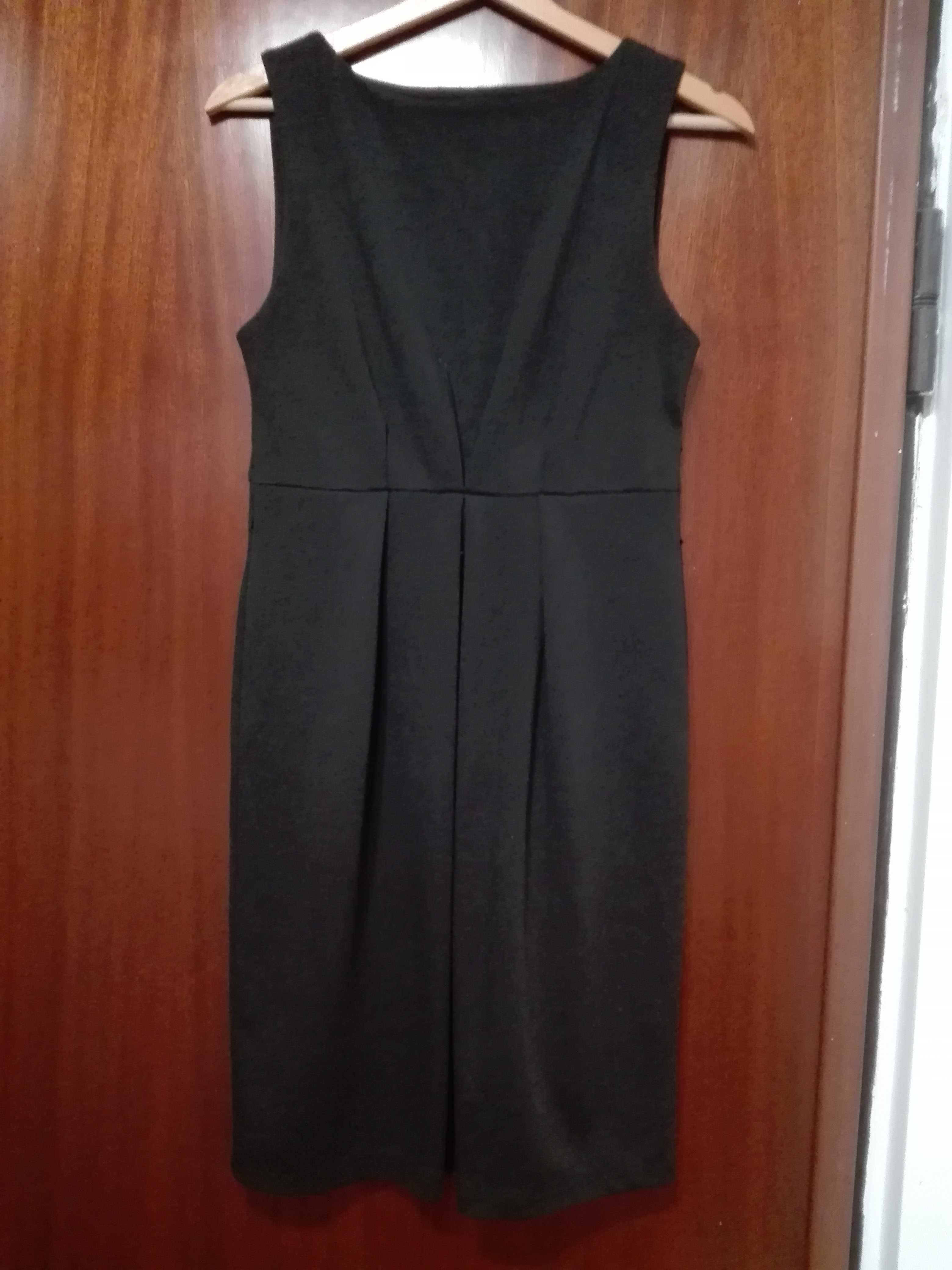 Sukienka mała czarna V2000, rozmiar S