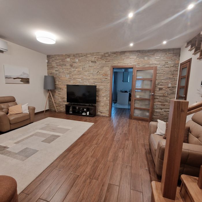 Казковий будинок біля лісу. с.Горенка