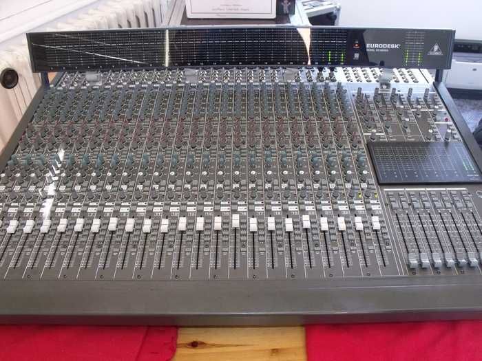 Студийный концертный микшерный пульт Behringer MX8000 с мбриджем Обмен