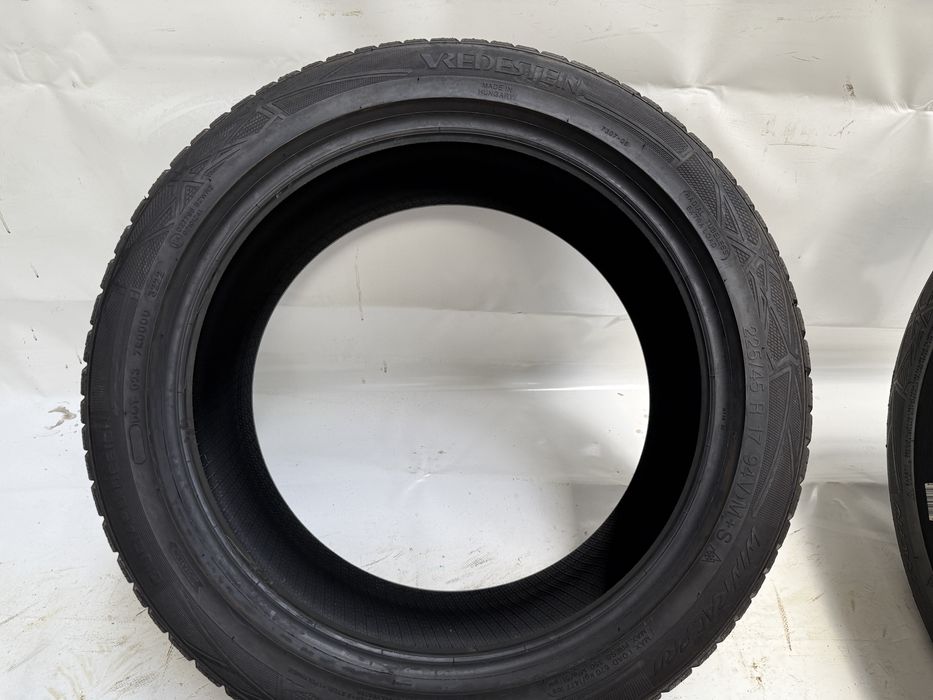 225/45/17 Vredestein WinTrac Pro 94V 2022R