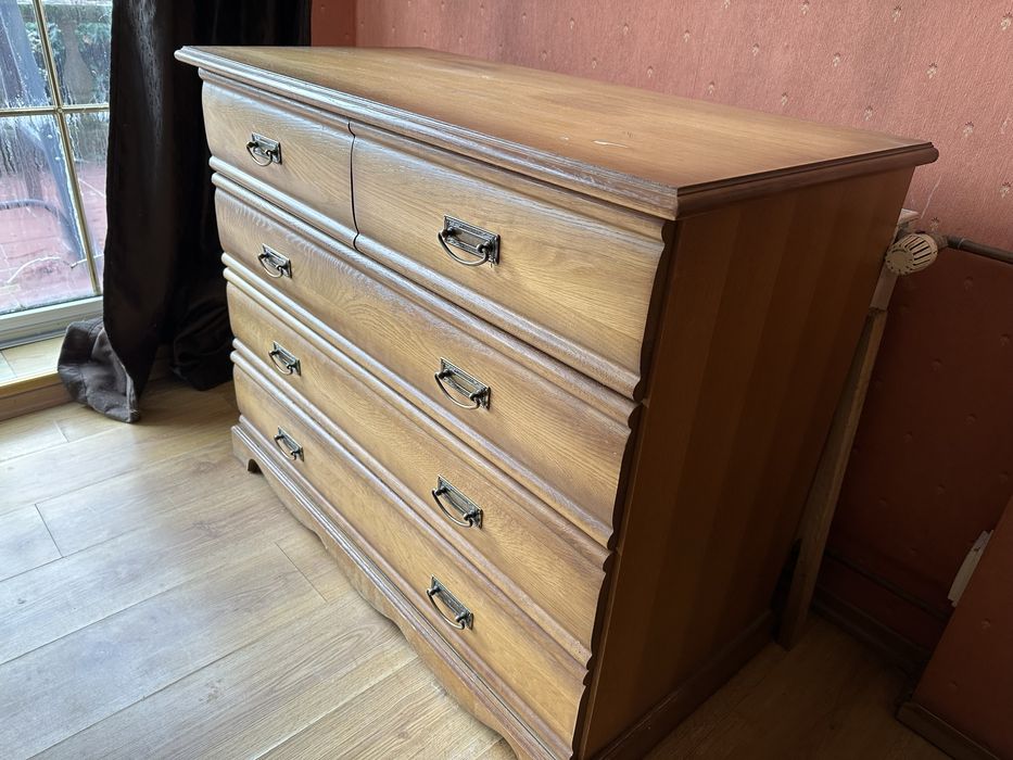 Stylowa sypialnia z drewna dąb