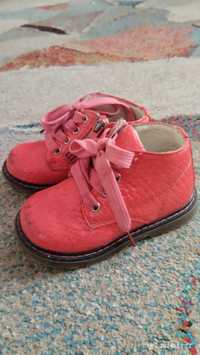 Осінні черевички для дівчинки