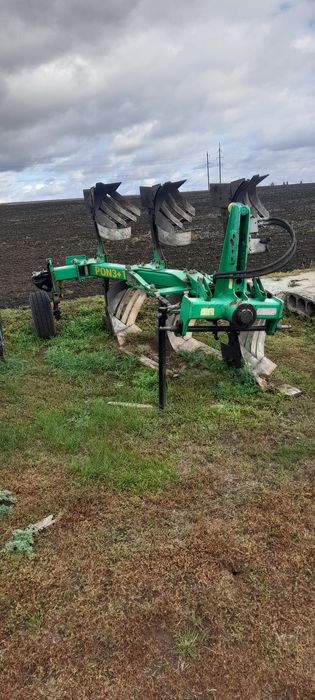 Плуг оборотний ВЕЛЕС АГРО 3+1