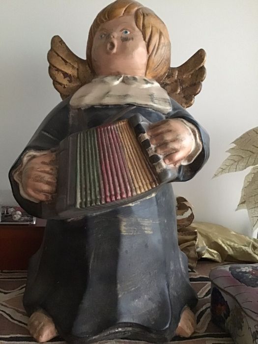 Anjo antigo  em barro