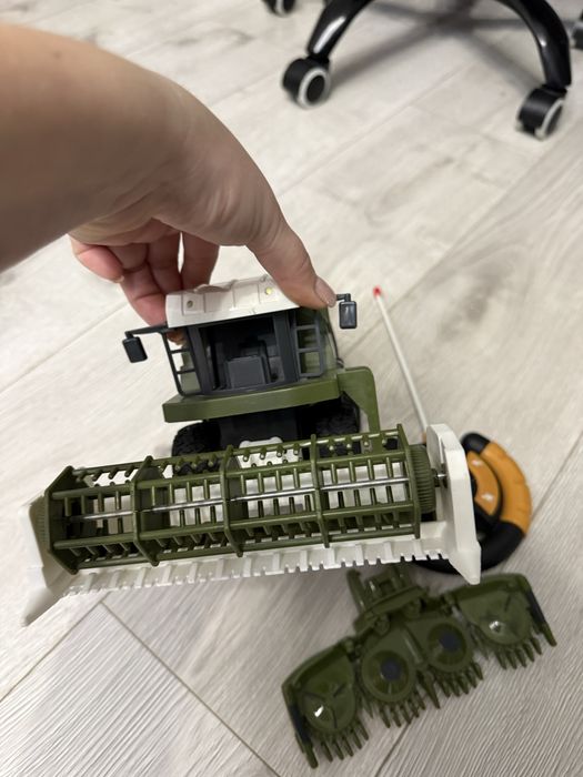 Набір з 5-ти машинок на пульті