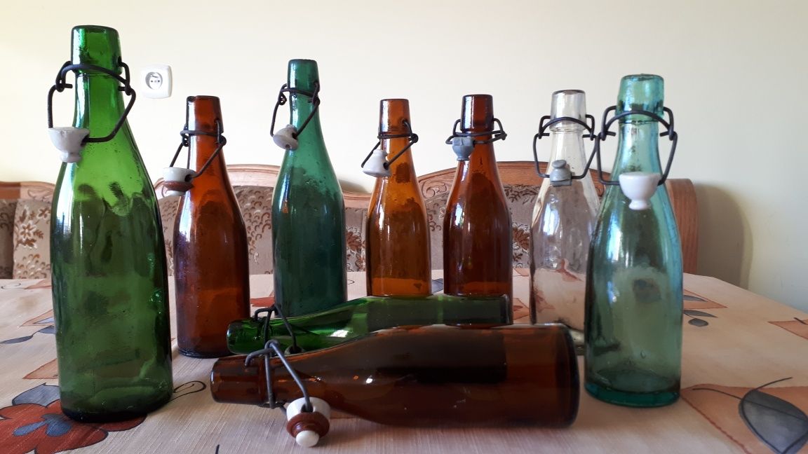 Stare butelki z korkiem