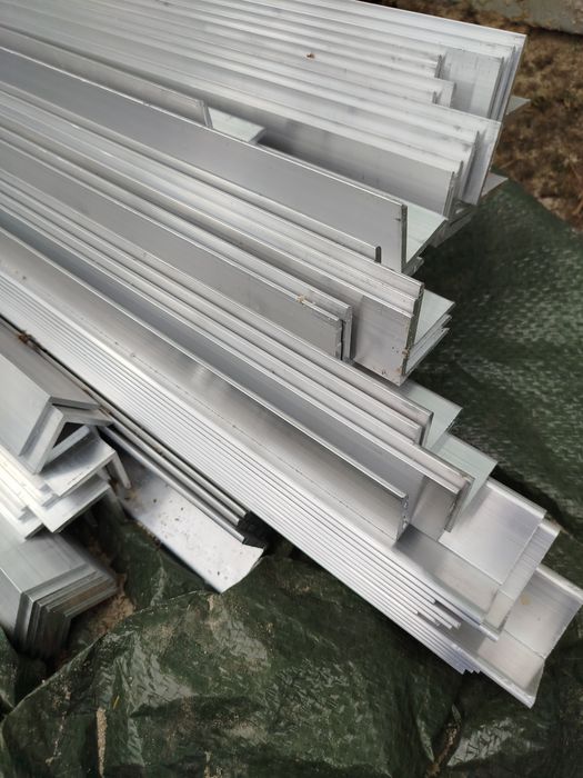 Kątownik aluminiowy pv 49zl szt.