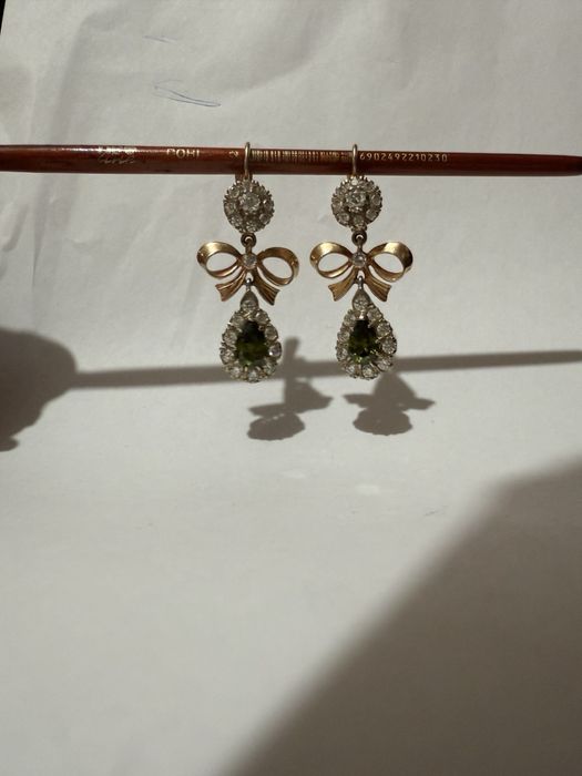 Продам золотые сережки