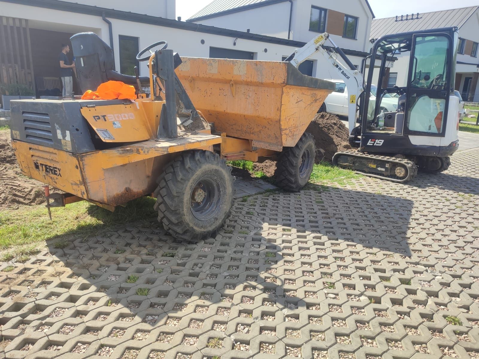 Odwodnienia Rynien, Trawnik, Utwardzanie Parkingów, Opaski Obrzeża