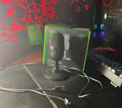 Терміново продається Мікрофон Razer Seiren mini Mercury