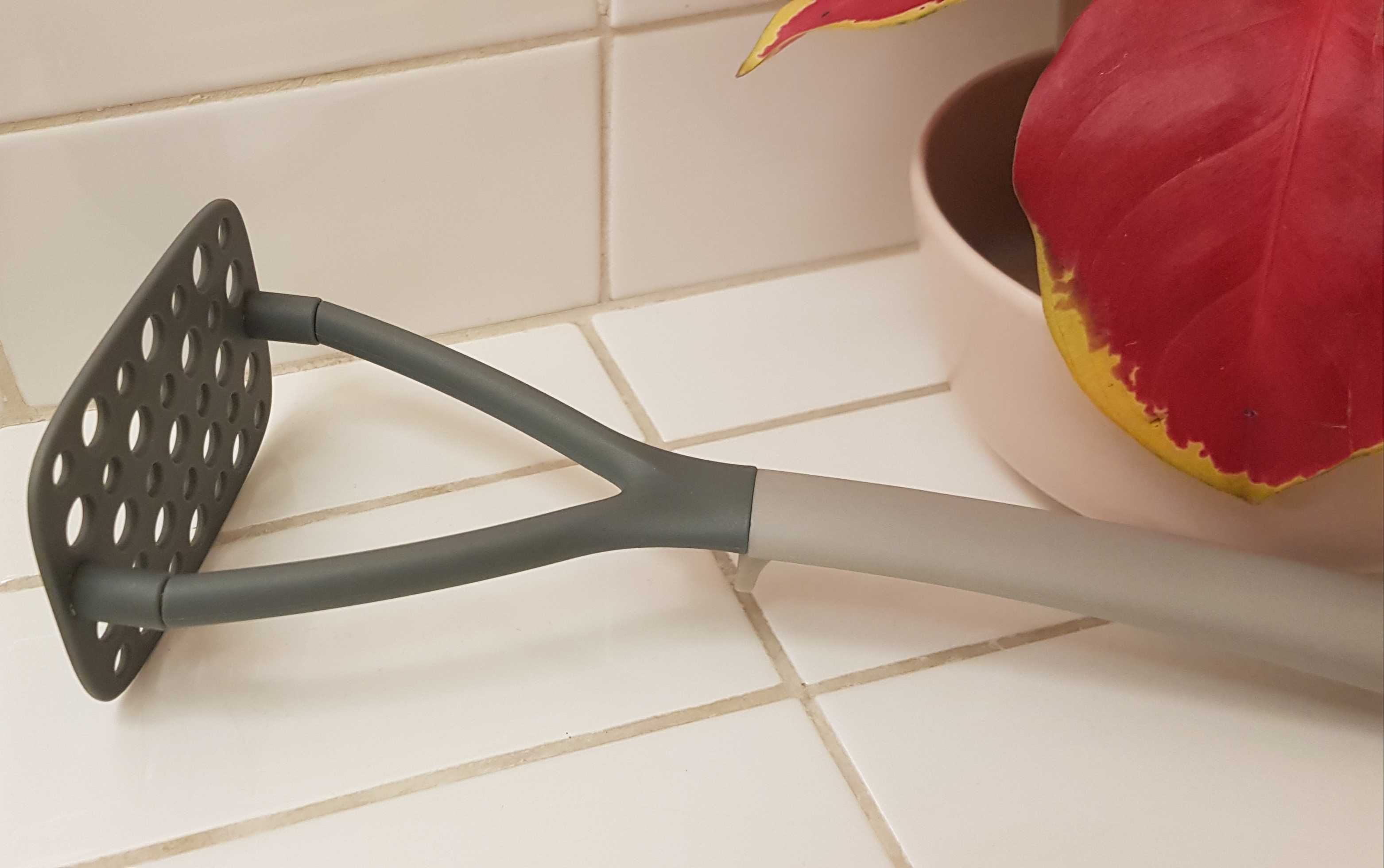 Nowa szara plastikowa ubijaczka do ziemniaków jak Ikea Duka Tefal