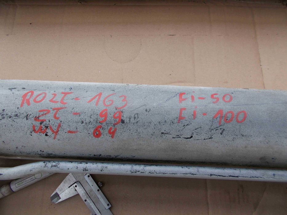 Siłownik hydrauliczny dwustronnego działania 163cm rozłożony