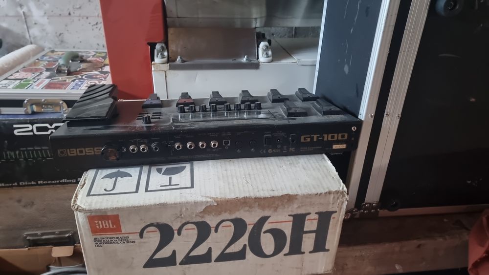 Pedaleira boss gt100