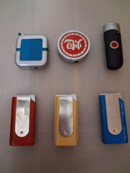 Isqueiros Vintage em Metal Recarregáveis