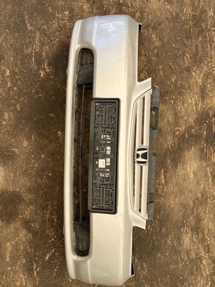 Zderzak przod przedni honda civic VII sedan srebrny