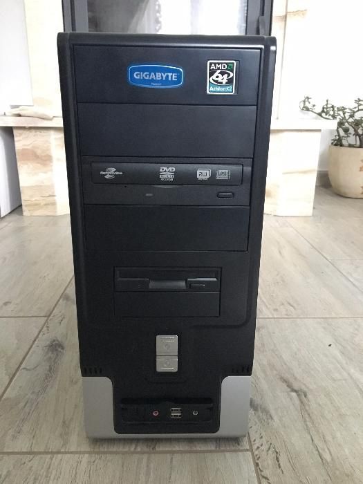 Komputer stacjonarny AMD Athlon64 X2 5200 GIGABYTE