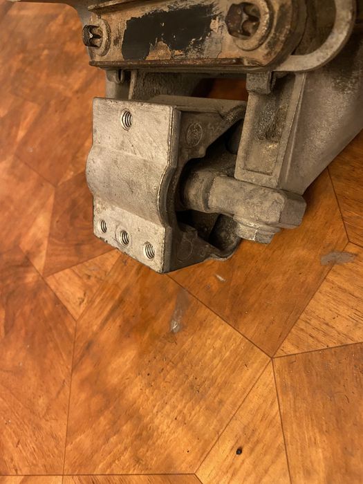 Подушка опора кронштейн акпп w211