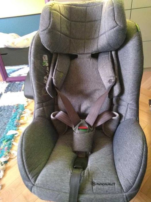 Fotelik samochodowy Avionaut Aerofix z bazą