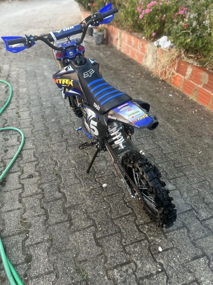 Pit bike 125cc com muita força
