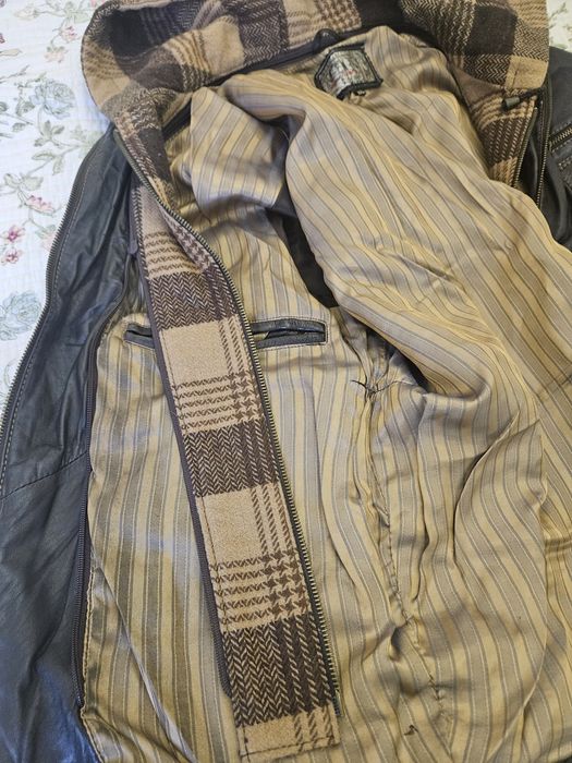 Продам мужскую  и женскую кожаную куртку