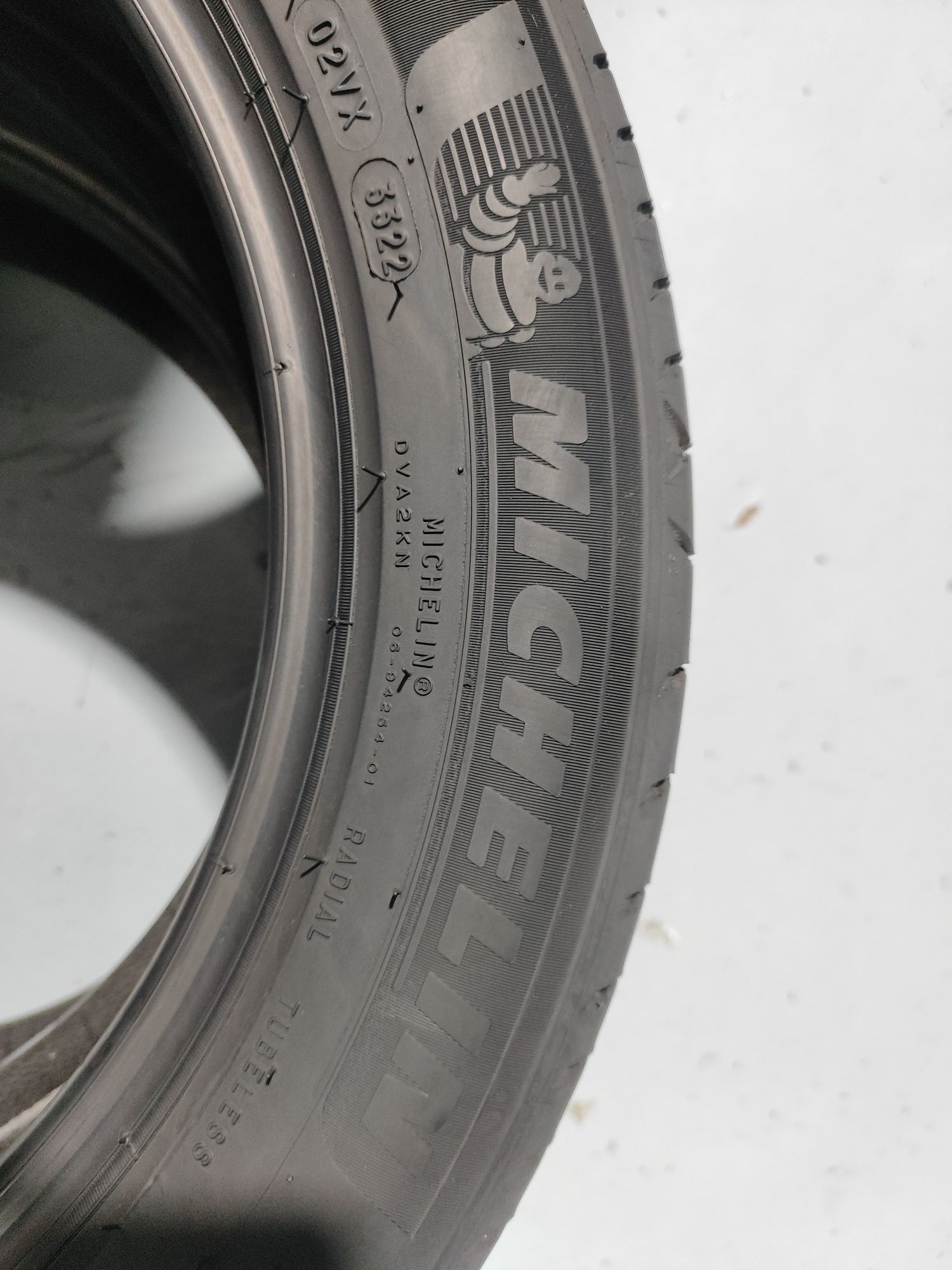 2 pneus semi novos 205-55R17 Michelin - Oferta dos Portes