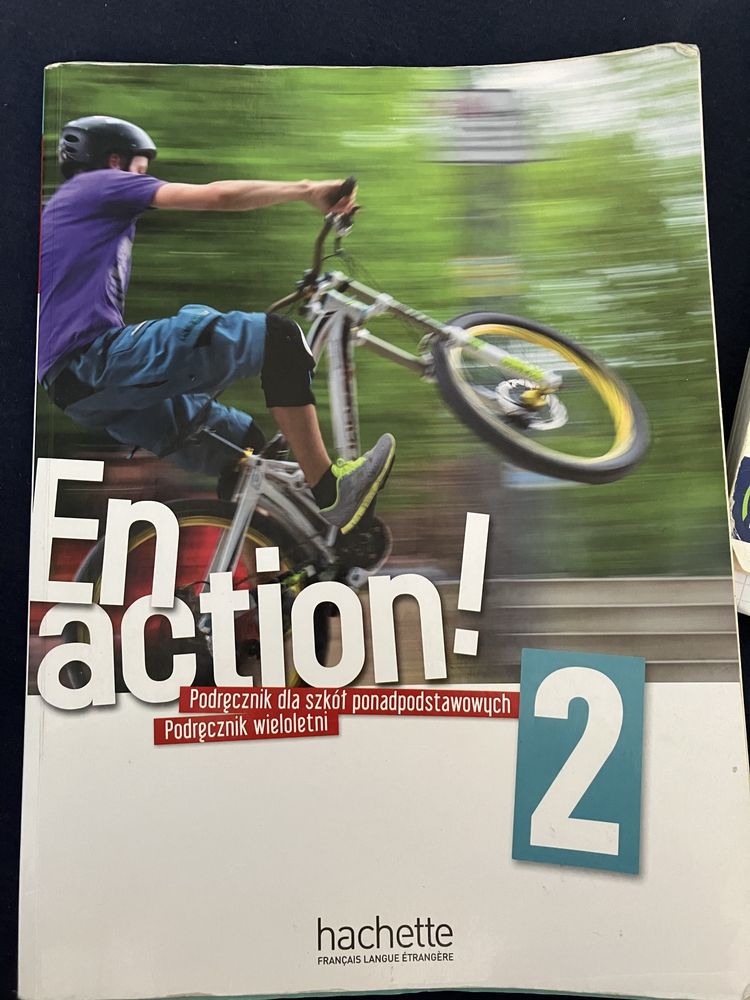 Podrecznik En action! 2