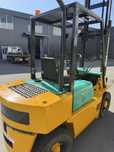 Empilhador komatsu de 2500 kgrs diesel com revisao feita