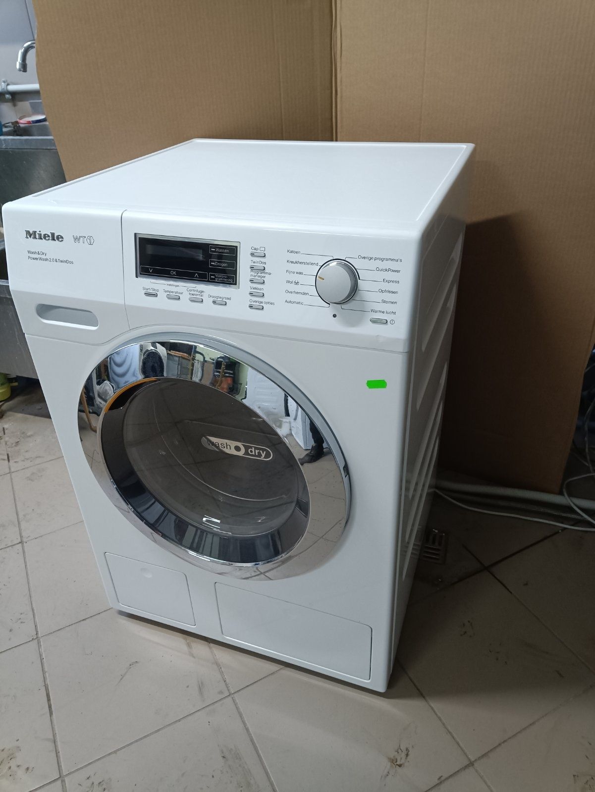 2в1 стиральная машина с сушкой Miele WTH 130 WPM.