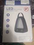 Lampa led przeciwko owadom