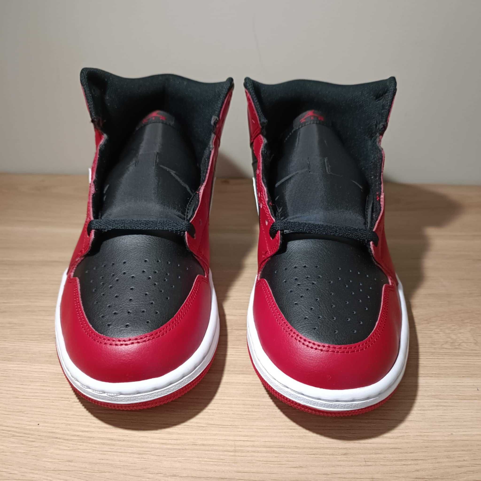 Air Jordan 1 Mid r. 45 (29 cm) Black/White-Gym Red
