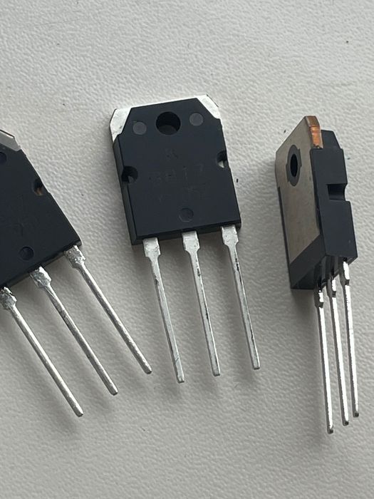 Продам транзистор B817