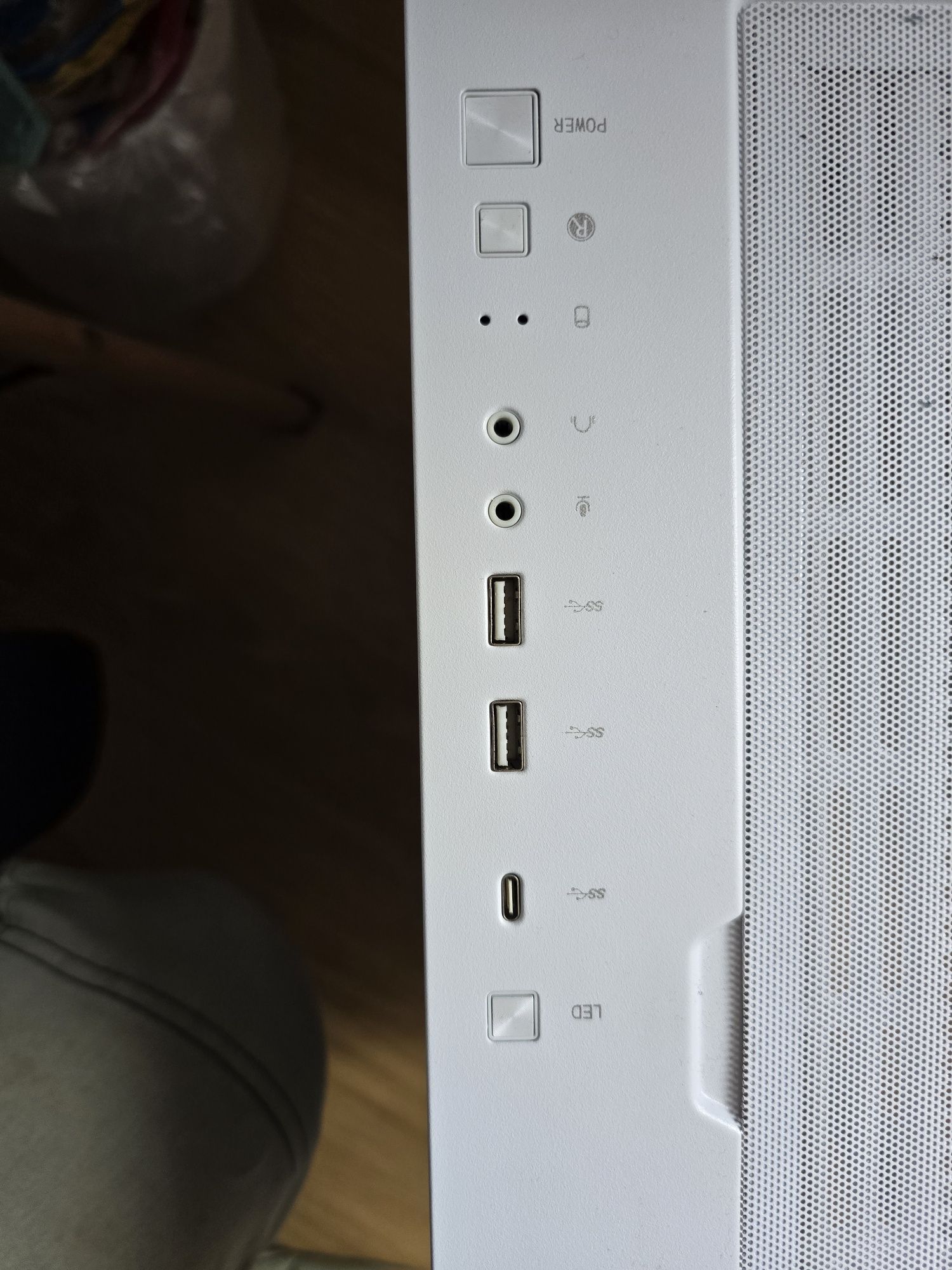 Caixa msi velox 100r c/caixa