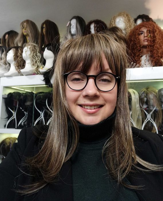 Topper długi z grzywką Super Boondi mochafrost -Salon z perukami KRK
