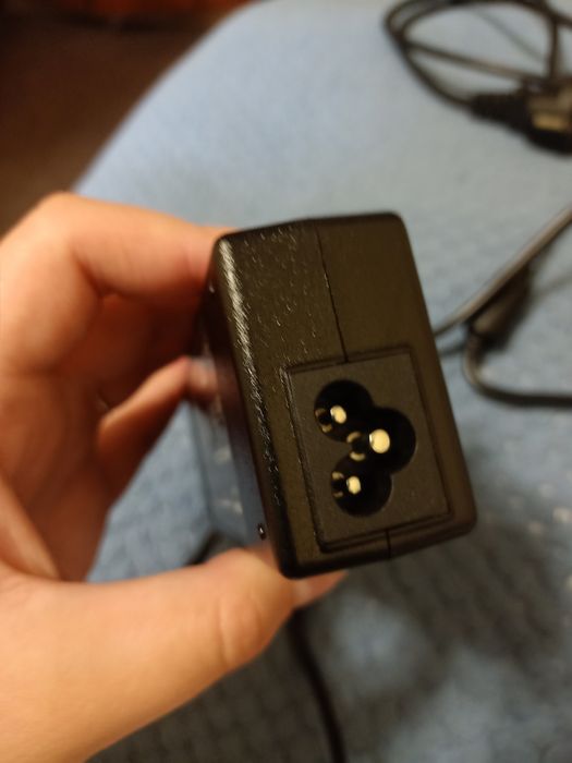 Блок живлення для ноутбука MERLION