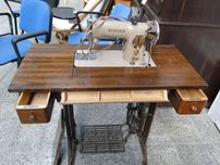 Máquina de costura Singer - Bom estado geral
