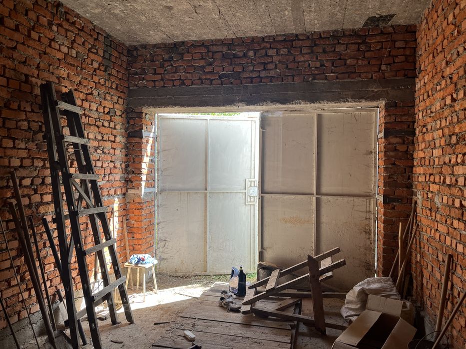 Недобудова 235 м2 приват ділянка 12 сот Берегово винзавод «Чізай»