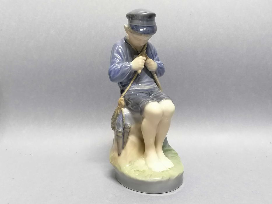 Chłopiec z kijkiem, figurka Royal Copenhagen, proj.Ch. Thomsen
