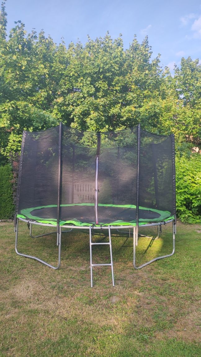 Trampolina ogrodowa