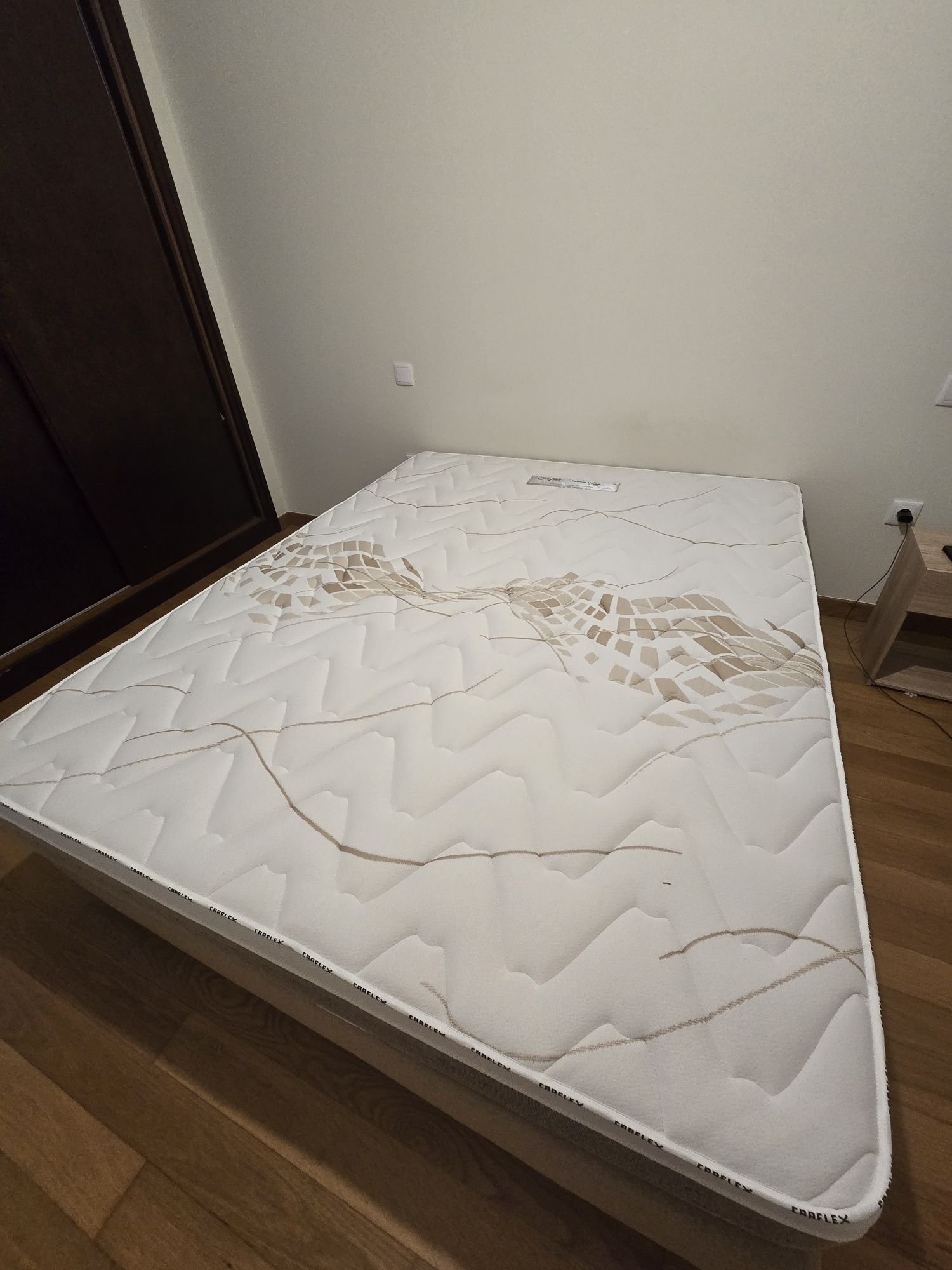 2 Cama box de casal