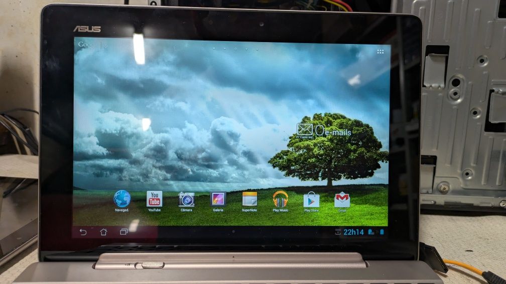2 ASUS TF300 com dock