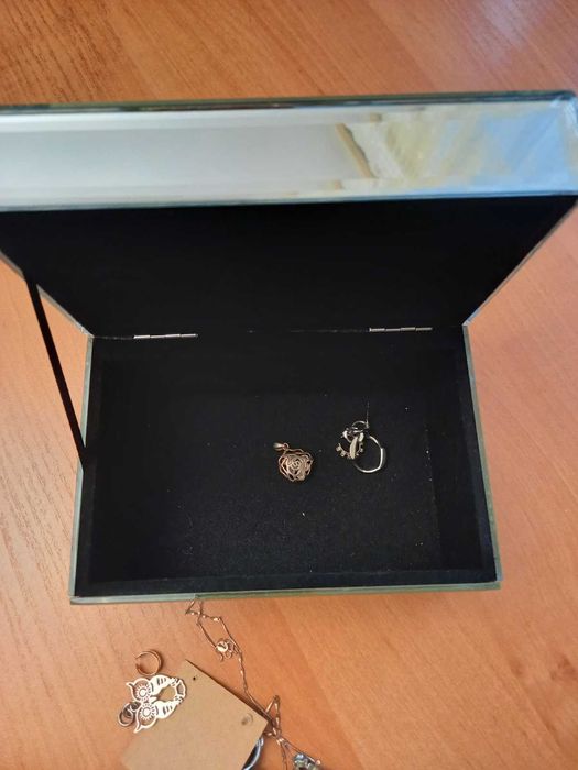 Зеркальная шкатулка