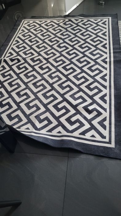 Dywan  łuszczow czarno biały z lamówką