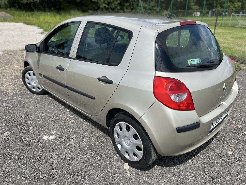 Clio 3 1.2 klima super stan!