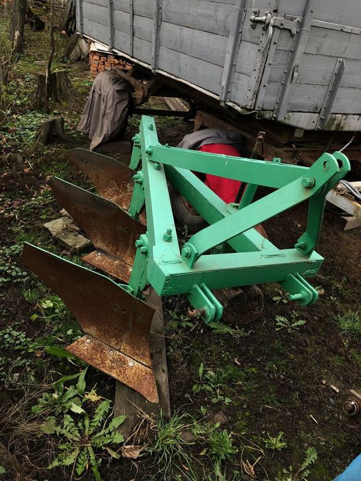 Продам культиватор і плуг.