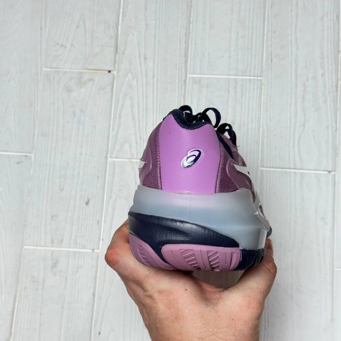 Жіночі кросівки Asics