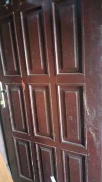Drzwi zewnętrzne 3sztuki dwoje drewniane jednemetalowe