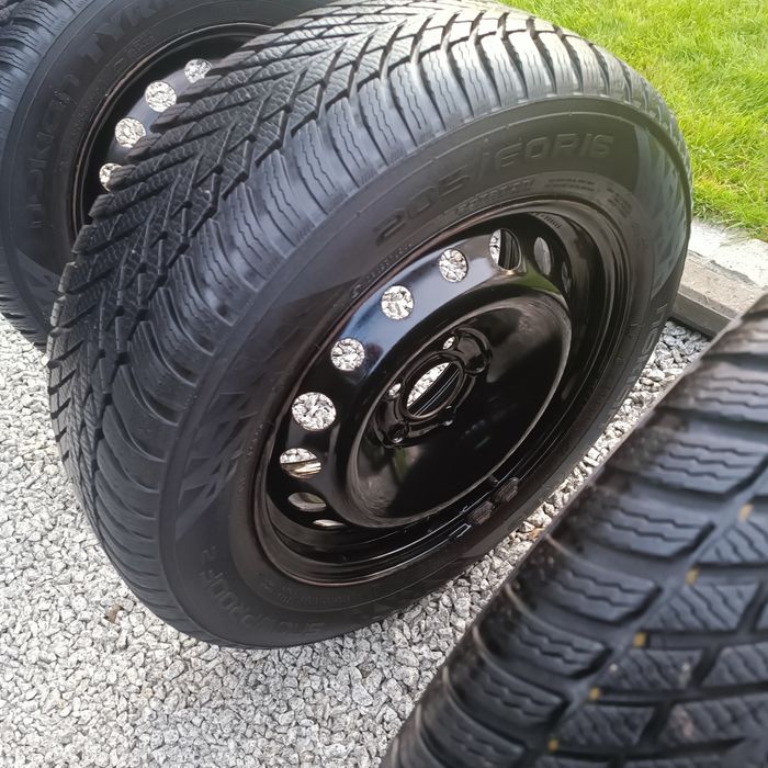 Koła 4 x felgi stalowe 16" z 2024 + opony zimowe Nokian 2024