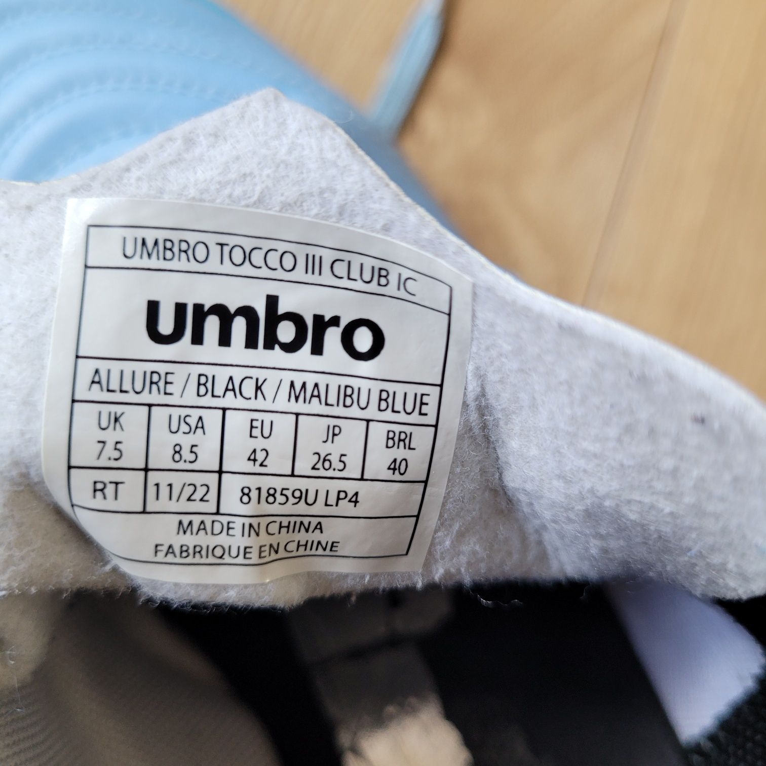 Buty umbro halówki r. 42 wkładka 26,5 cm