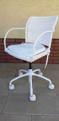krzesło biurowe białe metalowe fotel kręcony biurko dla dziecka